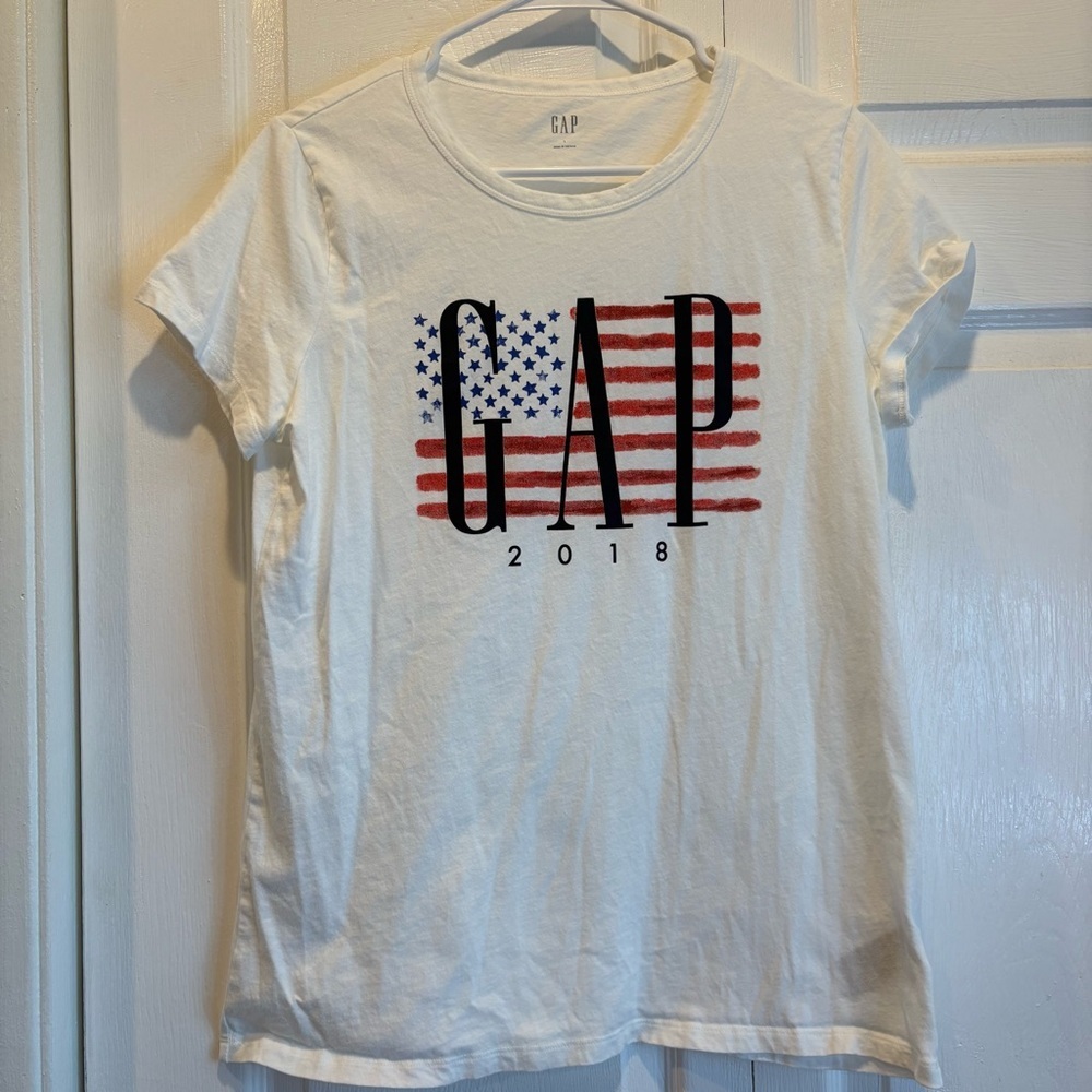 Gap 2018 American Flag White Short Sleeve T-Shirt 100% Cotton - Size Large